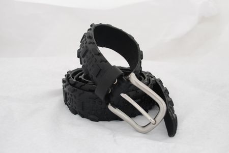 Opasek Omikron z cyklo pláště horského kola